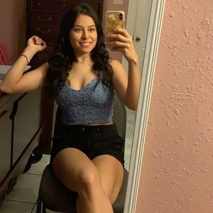 Meet your Posher, Adriana